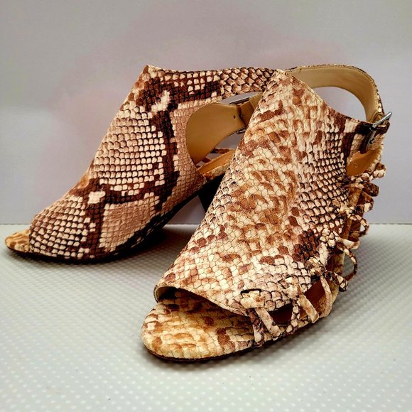 Vince Camuto Shoes - Vince Camuto Women's Shoes * Color Tan Python Design * Size 9M (39)